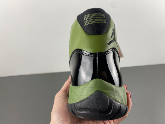 Air Jordan 11 "hunter green" CT8012-300