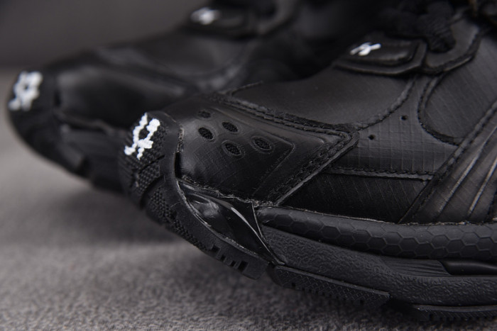 BLCG Runner Sneaker 813794 WRUCU 1000