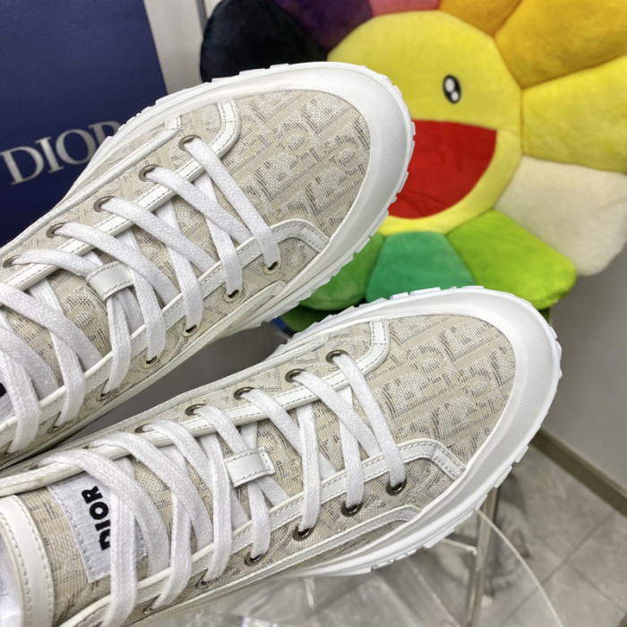 D10R SNEAKER