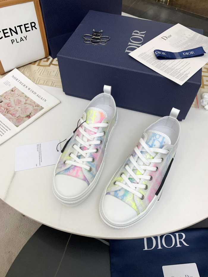 D10R B23 Oblique Low Top Sneaker