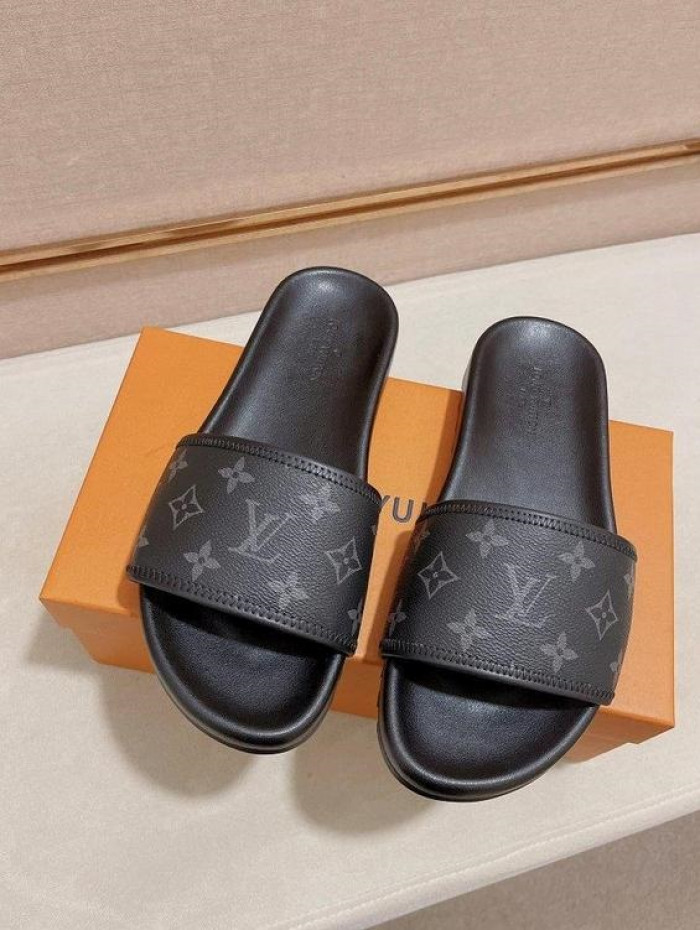 Lou1su1tt slides