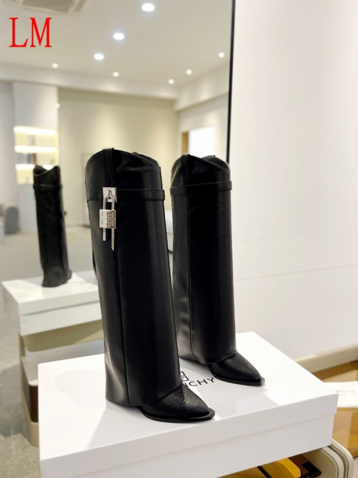 G1VENCHY BOOTS
