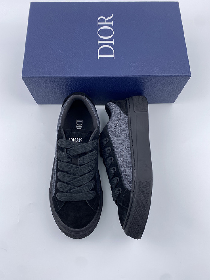 D10R B33 Sneaker