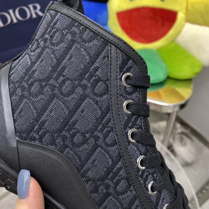 D10R SNEAKER